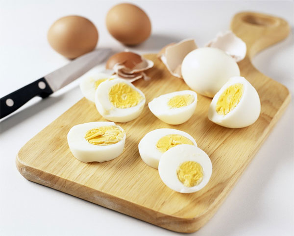 eating_whole_egg